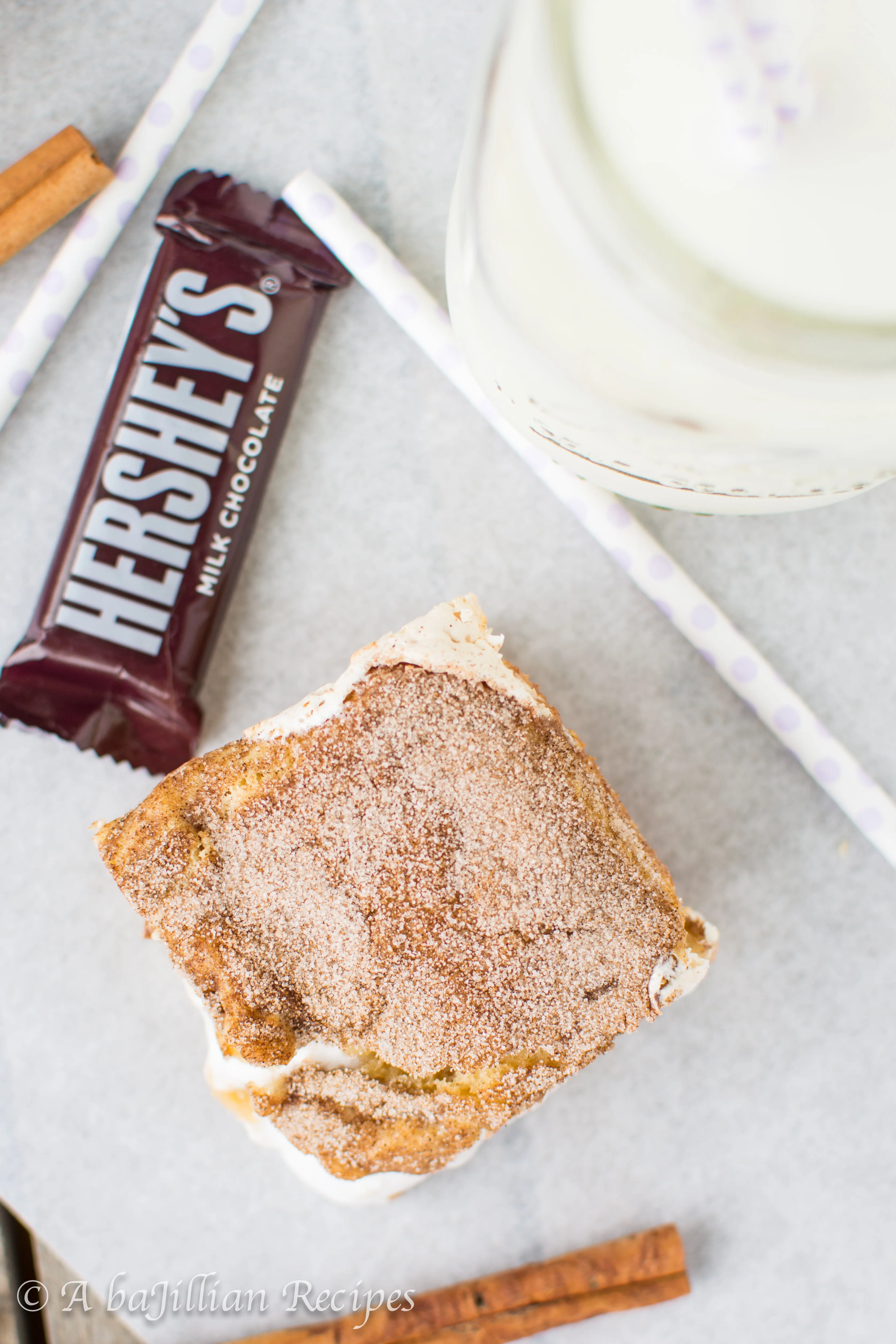 smore-snickerdoodle-bars-abajillianrecipes.com