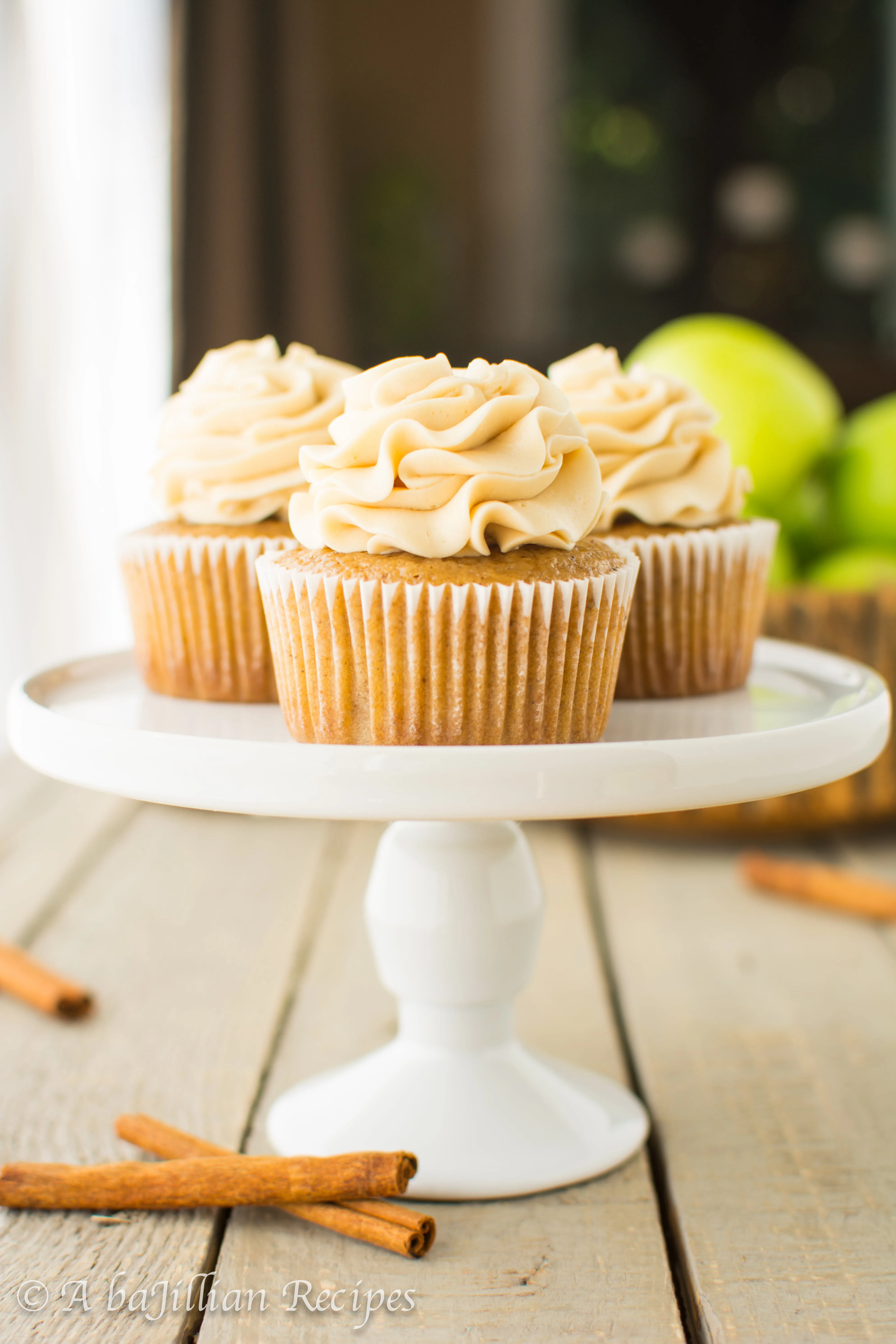 caramel-apple-cupcakes-abajillianrecipes-com