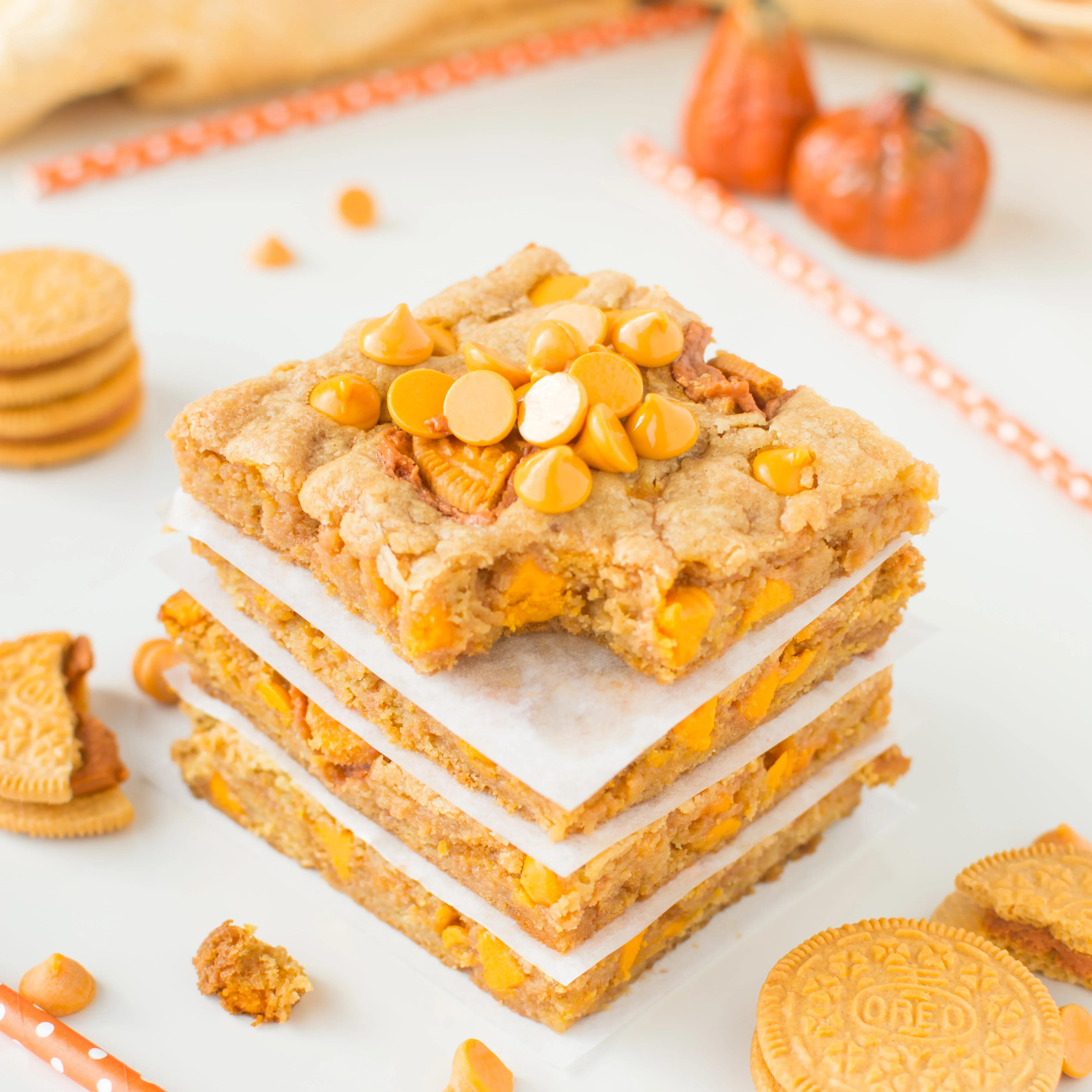 Soft and buttery, these Pumpkin Oreo Blondies get a double dose of pumpkin with pumpkin spice Oreos and pumpkin spice chips!
