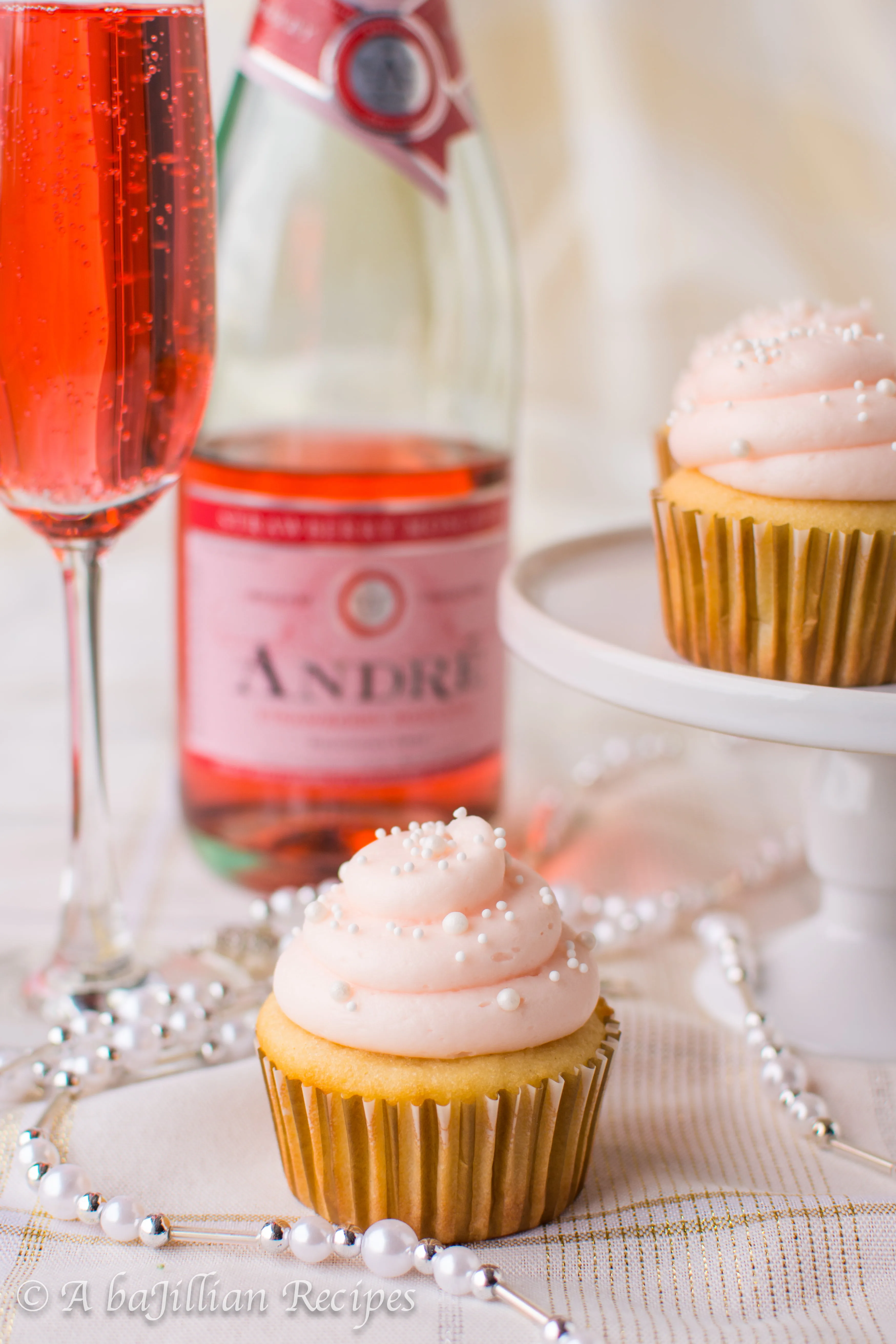 pink-champagne-cupcakes-www-abajillianrecipes-com-2