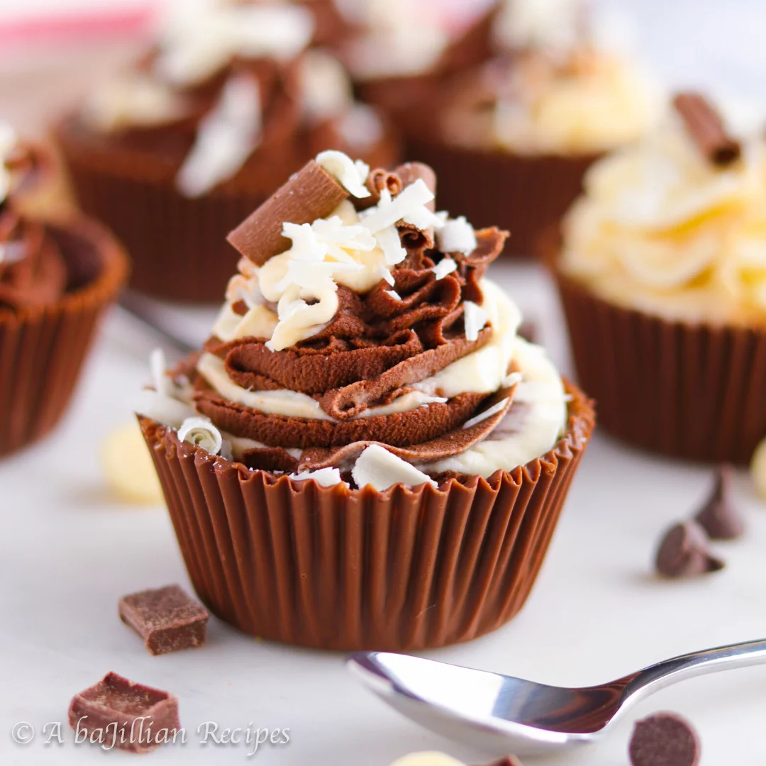 Rich white chocolate mousse intertwined with velvety dark chocolate mousse in a milk chocolate shell!