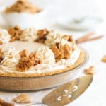 Rich and creamy Cinnamon Toast Crunch filling in a Cinnamon Toast Crunch crust and topped with buttery clusters of Cinnamon Toast Crunch crunchies! Enjoy your favorite cereal in pie form!