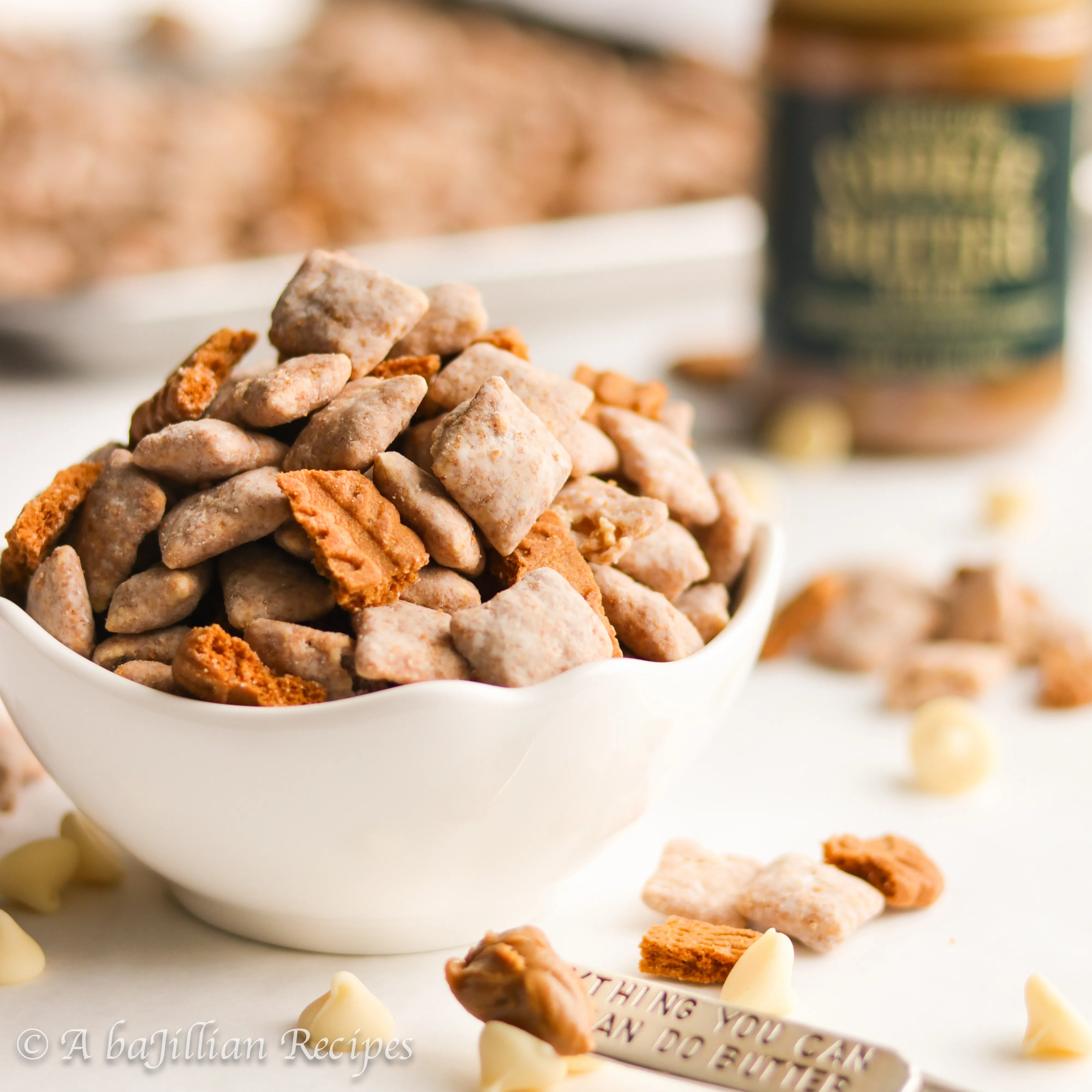 An incredibly addictive mix of crispy cookie butter-coated cereal squares and crunchy Biscoff cookies!