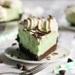 A chocolatey cookie crust lined with rich chocolate ganache and filled with fluffy mint cream filling! 