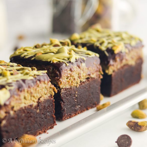 Thick and fudgy, these Dubai Chocolate Brownies are topped with a creamy yet irresistibly crispy toasted kataifi pistachio topping, and cloaked in silky smooth chocolate ganache! 